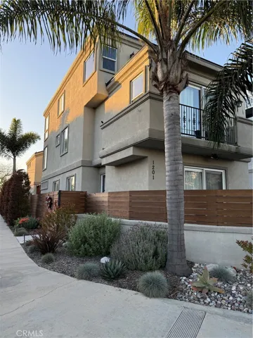 Welcome to 1201 Delaware Street HB