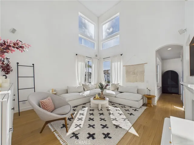 So much natural light in this home it’s truly special. Sunsets from this room are fabulous.