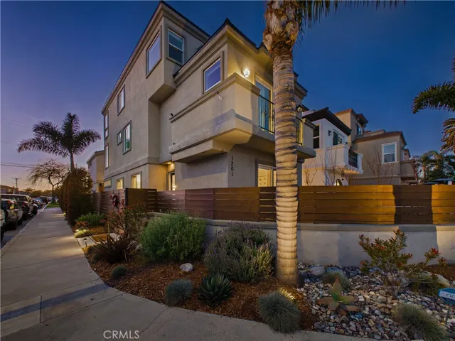 1201 Delaware Street, Huntington Beach, California 92648