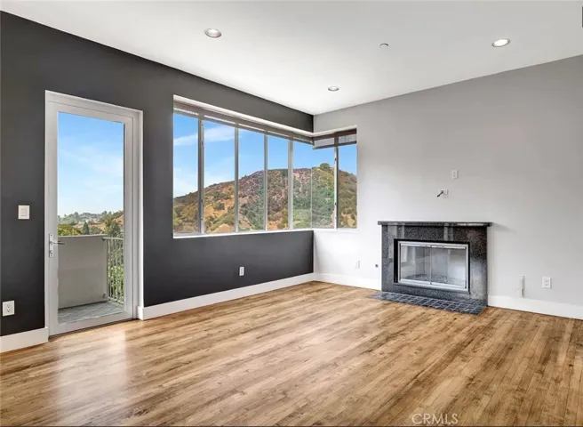 6396 Weidlake Drive, Los Angeles, California 90068