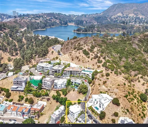 6396 Weidlake Drive, Los Angeles, California 90068