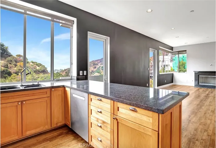 6396 Weidlake Drive, Los Angeles, California 90068
