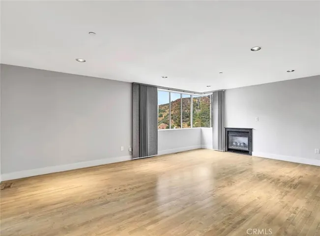 6396 Weidlake Drive, Los Angeles, California 90068