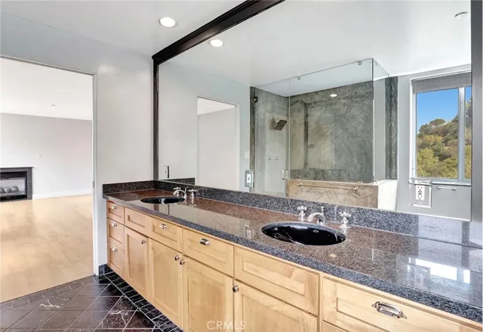 6396 Weidlake Drive, Los Angeles, California 90068