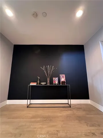 6396 Weidlake Drive, Los Angeles, California 90068