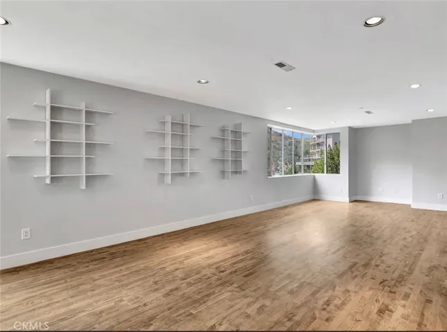 6396 Weidlake Drive, Los Angeles, California 90068