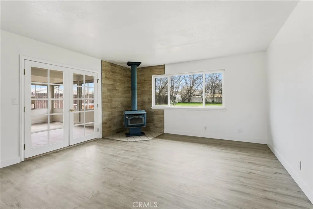 10312 Hawthorne Avenue, Hesperia, California 92345 home-pic-16