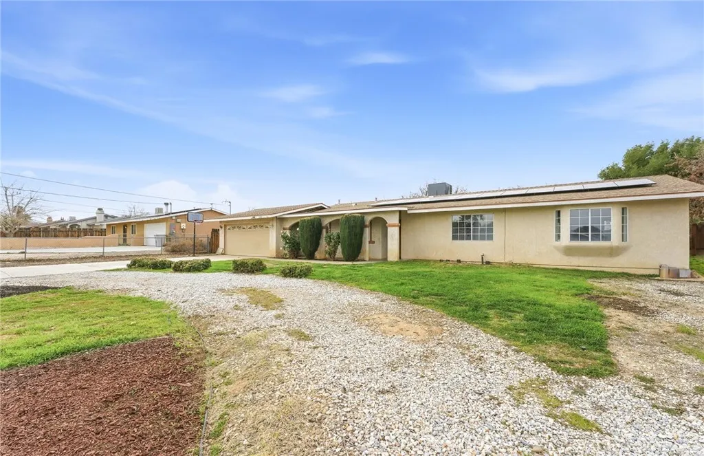 10312 Hawthorne Avenue, Hesperia, California 92345 home-pic-31