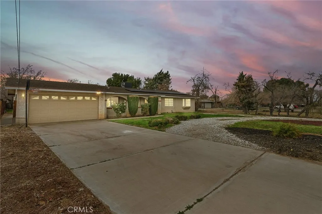 10312 Hawthorne Avenue, Hesperia, California 92345 home-pic-1