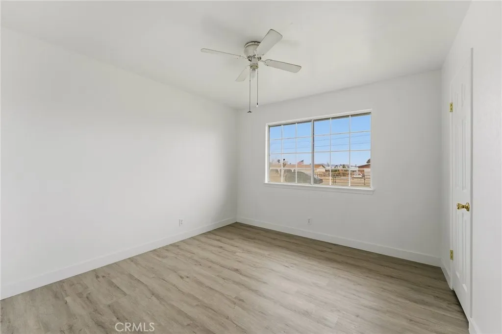 10312 Hawthorne Avenue, Hesperia, California 92345 home-pic-23