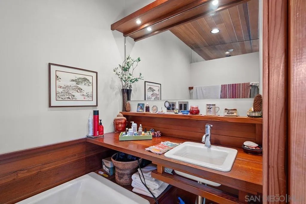 1817 David St, San Diego, California 92111 home-pic-16