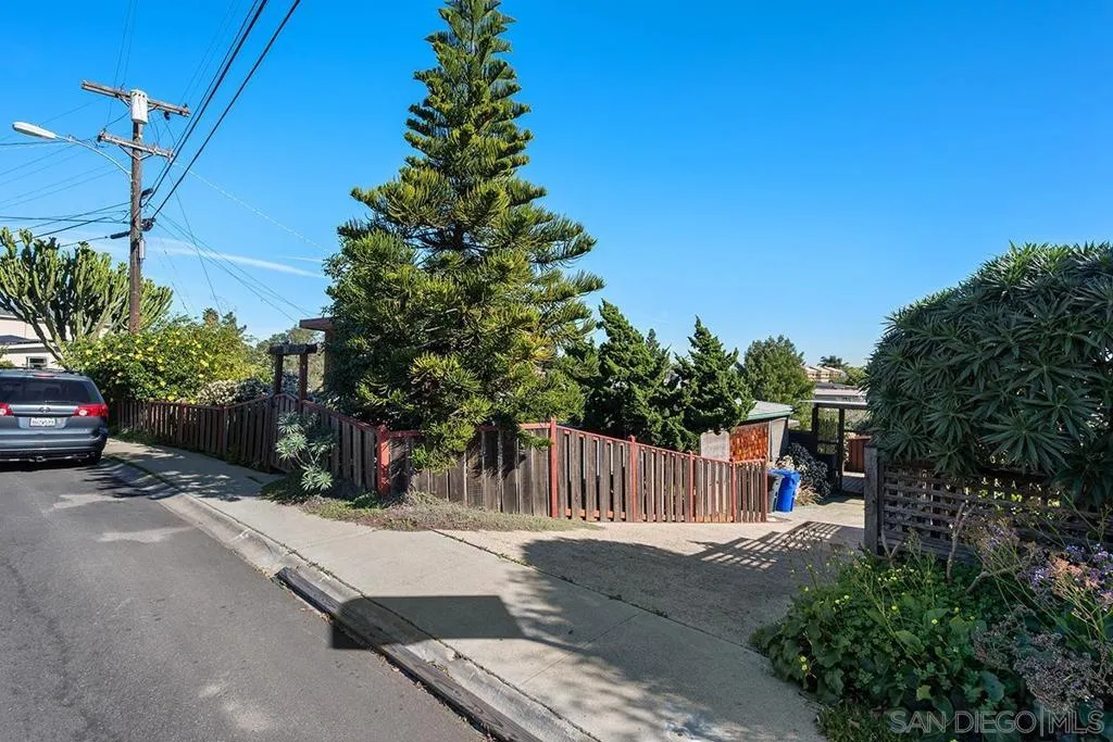1817 David St, San Diego, California 92111 home-pic-28