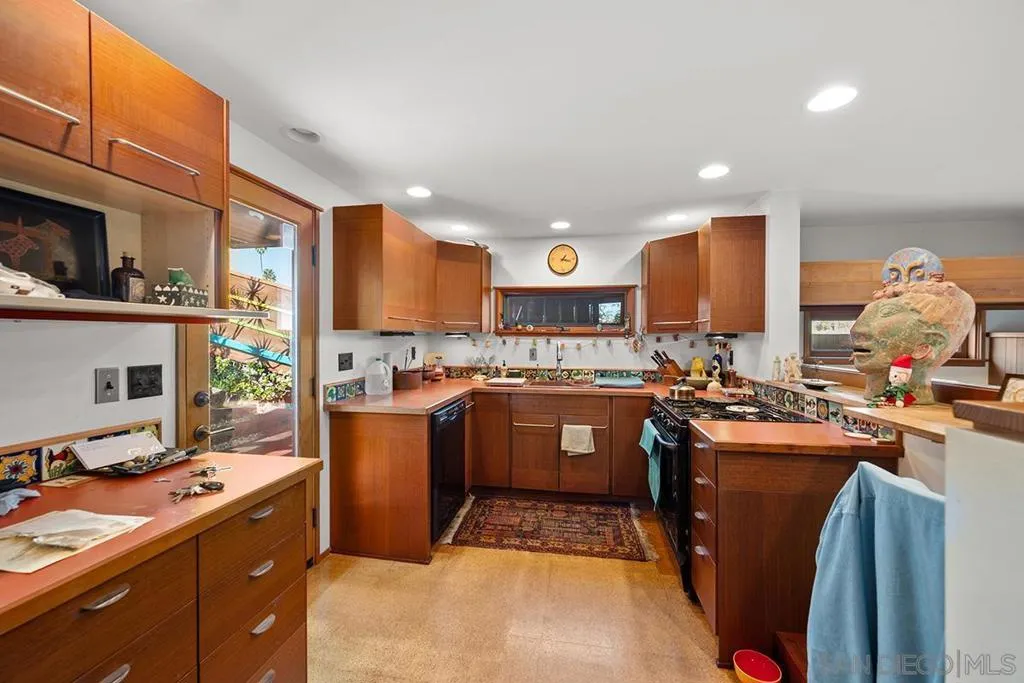 1817 David St, San Diego, California 92111 home-pic-8