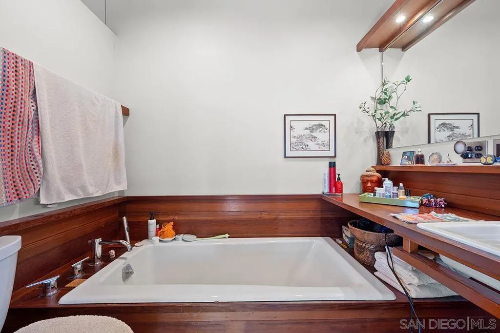 1817 David St, San Diego, California 92111 home-pic-17