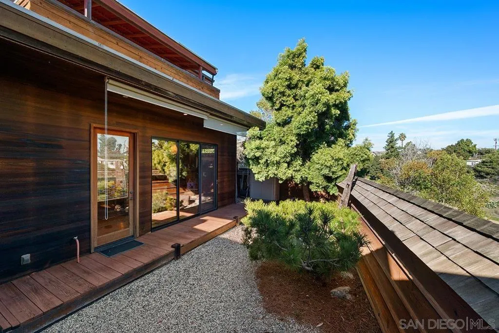 1817 David St, San Diego, California 92111 home-pic-21
