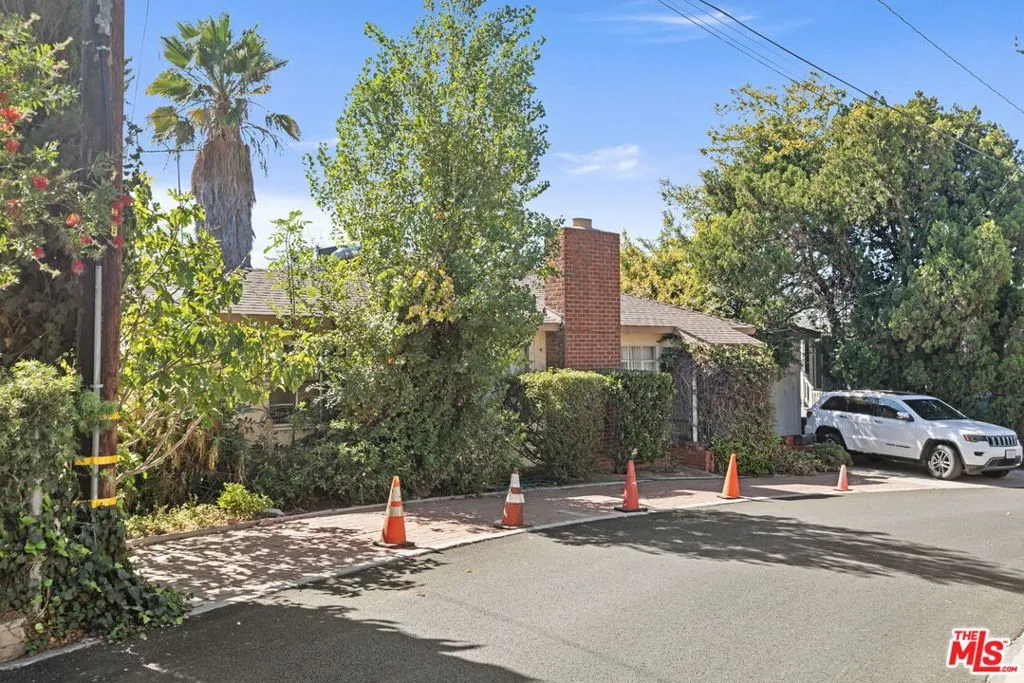 216 Stockbridge Avenue, Alhambra, California 91801 home-pic-6
