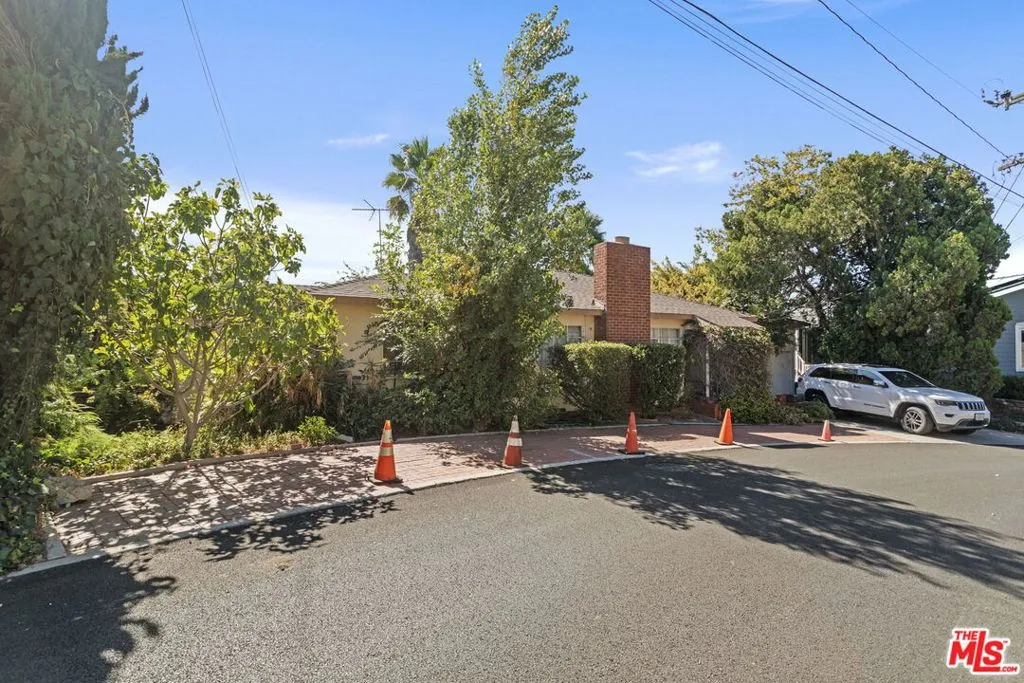 216 Stockbridge Avenue, Alhambra, California 91801 home-pic-7