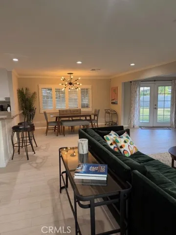 OPEN DINNING ROOM