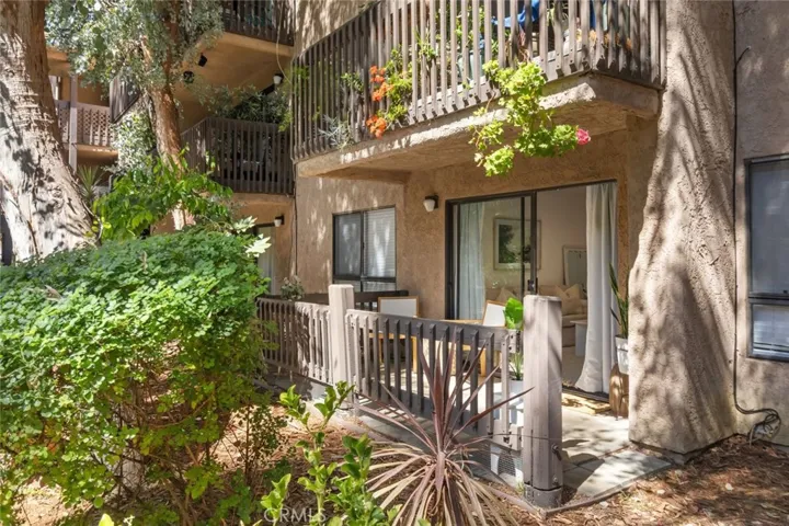 17Balcony Patio Area