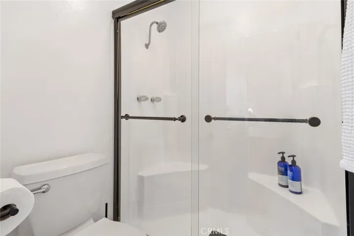 15Bathroom
