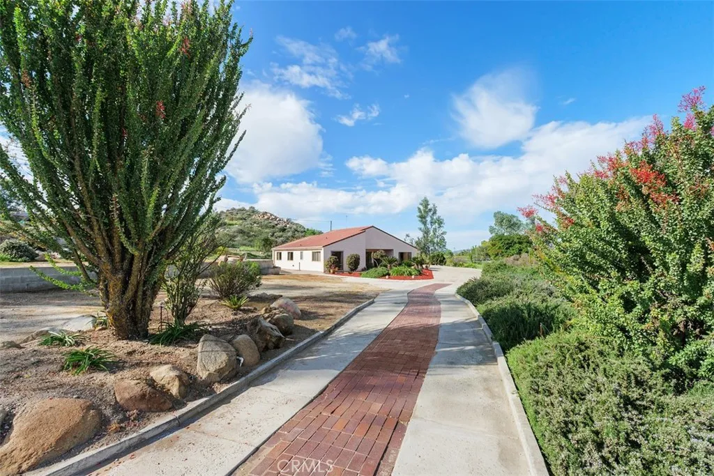 26730 Scott, Menifee, California 92584 home-pic-15
