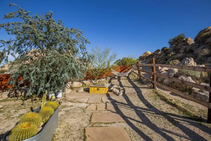 57113 Farrelo Road, Yucca Valley