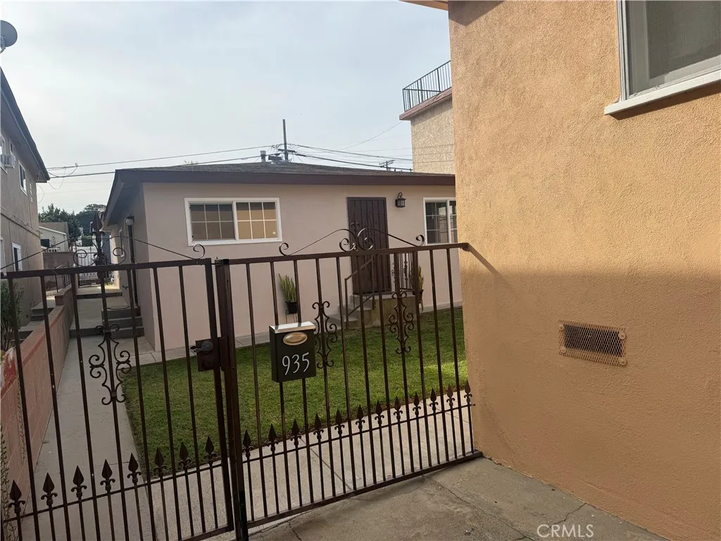 935 937 W 17th, San Pedro, California 90731 home-pic-4