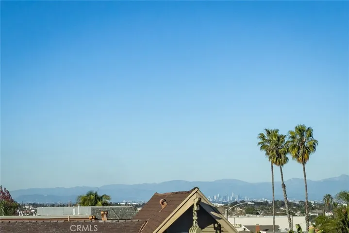 Peek a boo - LA and Hollywood sign