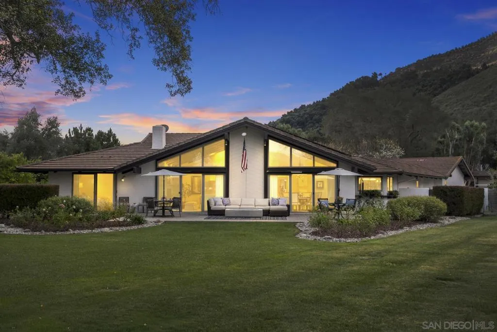 32224 Wiskon Way W, Pauma Valley, California 92061 home-pic-1