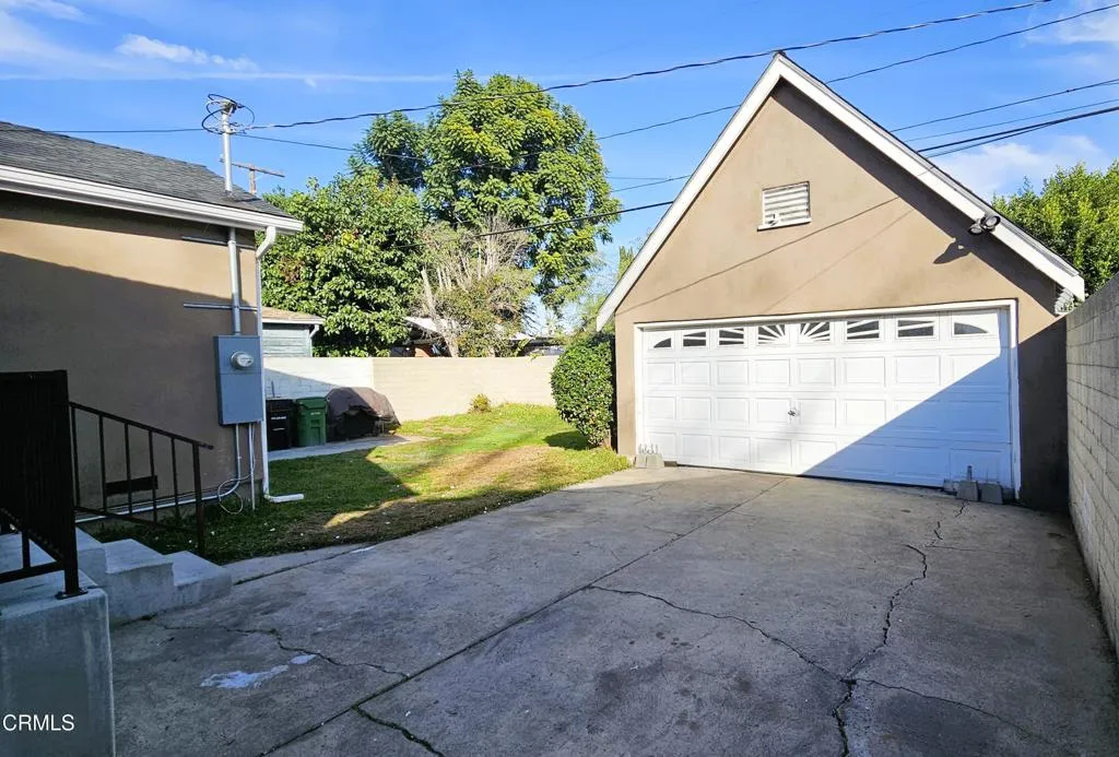 1318 N Van Ness Avenue, Compton, California 90221 home-pic-21
