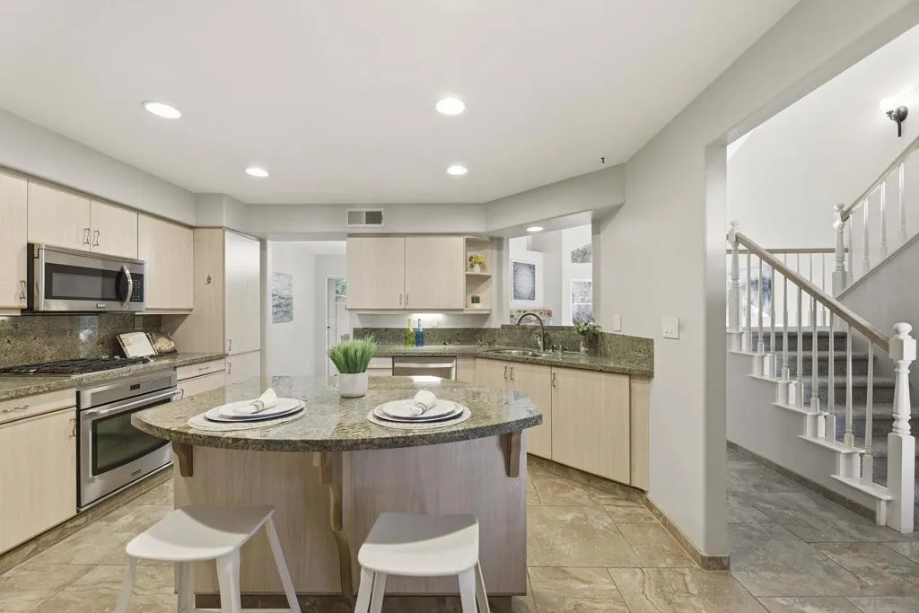 11908 Tivoli Park Row 7, San Diego, California 92128 home-pic-12