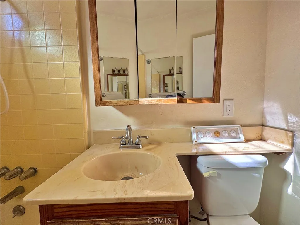 1852 260th Street, Lomita, California 90717 home-pic-30