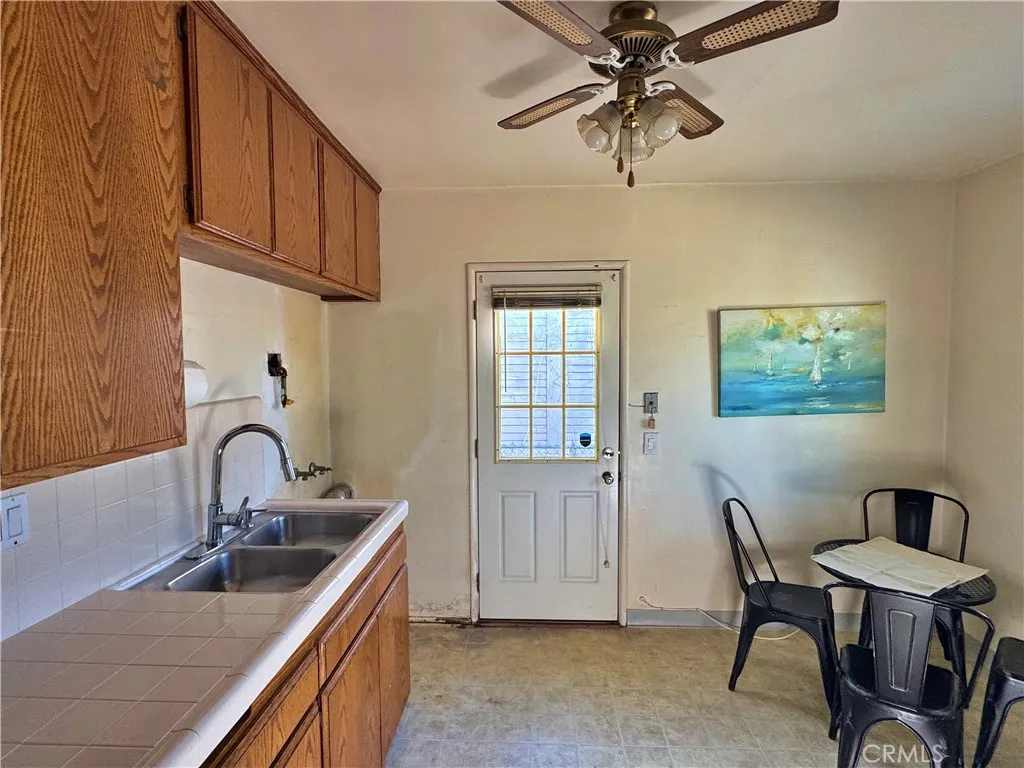 1852 260th Street, Lomita, California 90717 home-pic-18
