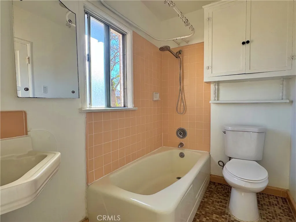 1852 260th Street, Lomita, California 90717 home-pic-46
