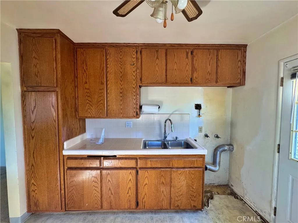 1852 260th Street, Lomita, California 90717 home-pic-20