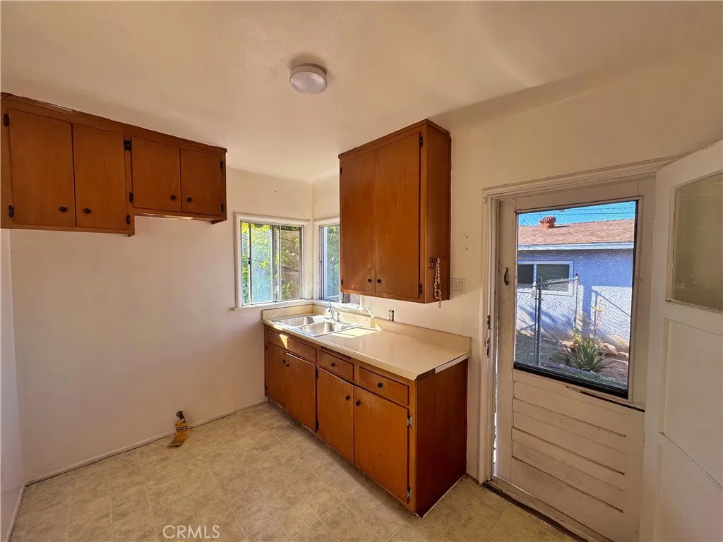 1852 260th Street, Lomita, California 90717 home-pic-34