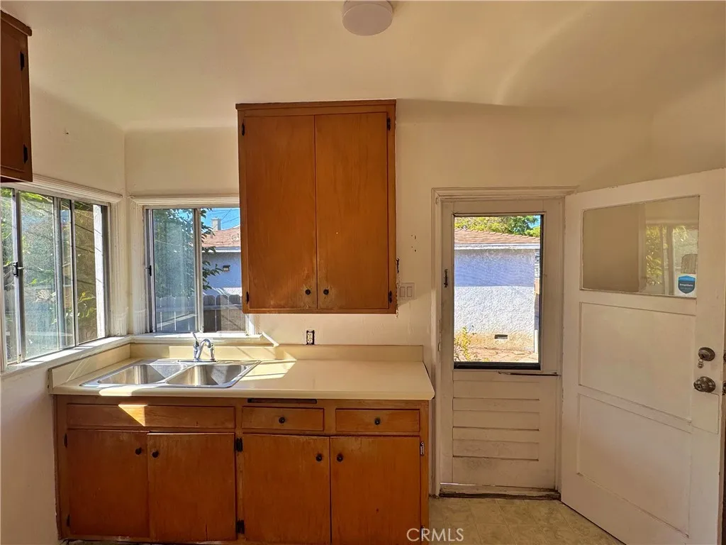 1852 260th Street, Lomita, California 90717 home-pic-33