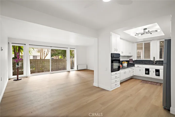 Open floor plan as you enter the front door entering the Large living room- flowing to the dining area and open kitchen concept for your enjoyment and convience.