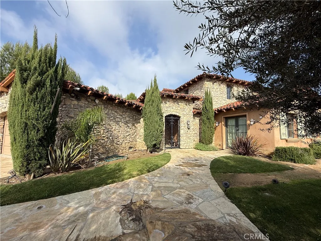 2268 Verona Court, Chino Hills, California 91709 home-pic-3
