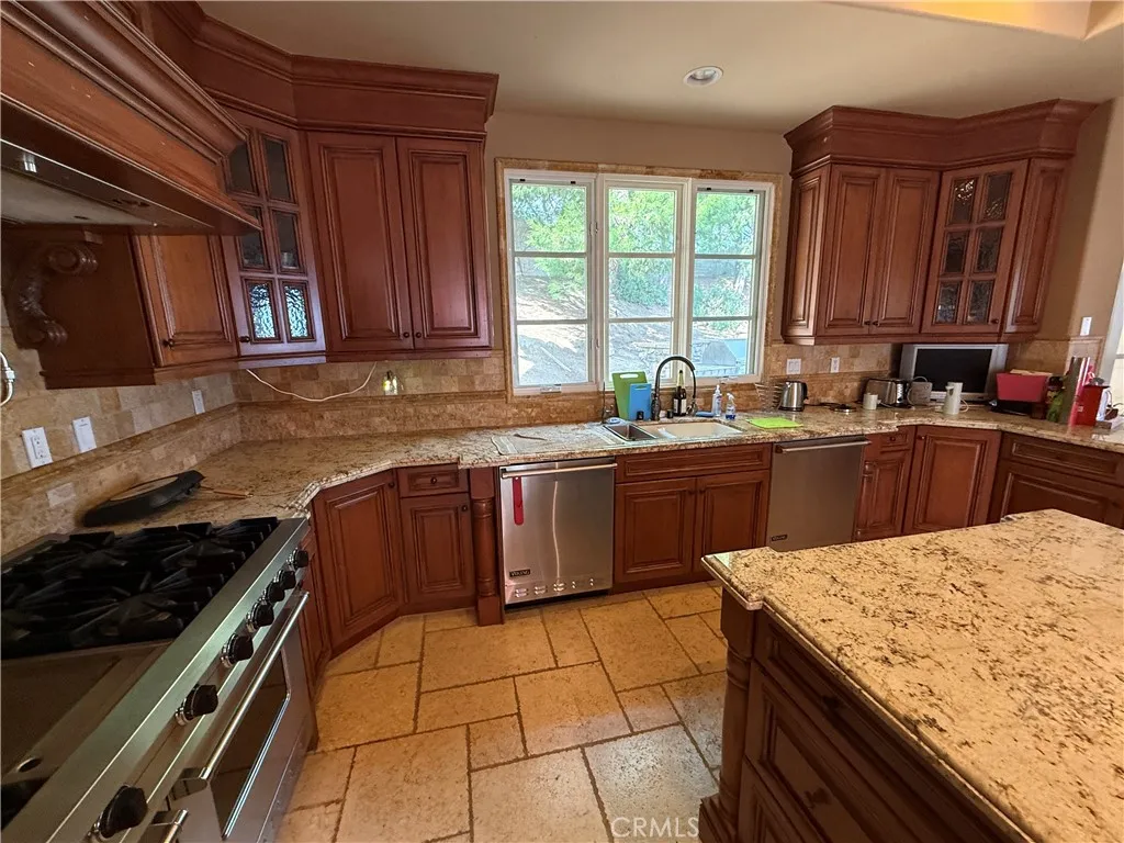2268 Verona Court, Chino Hills, California 91709 home-pic-5