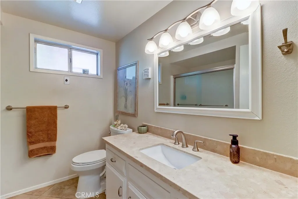2273 Via Mariposa E C, Laguna Woods, California 92637 home-pic-24