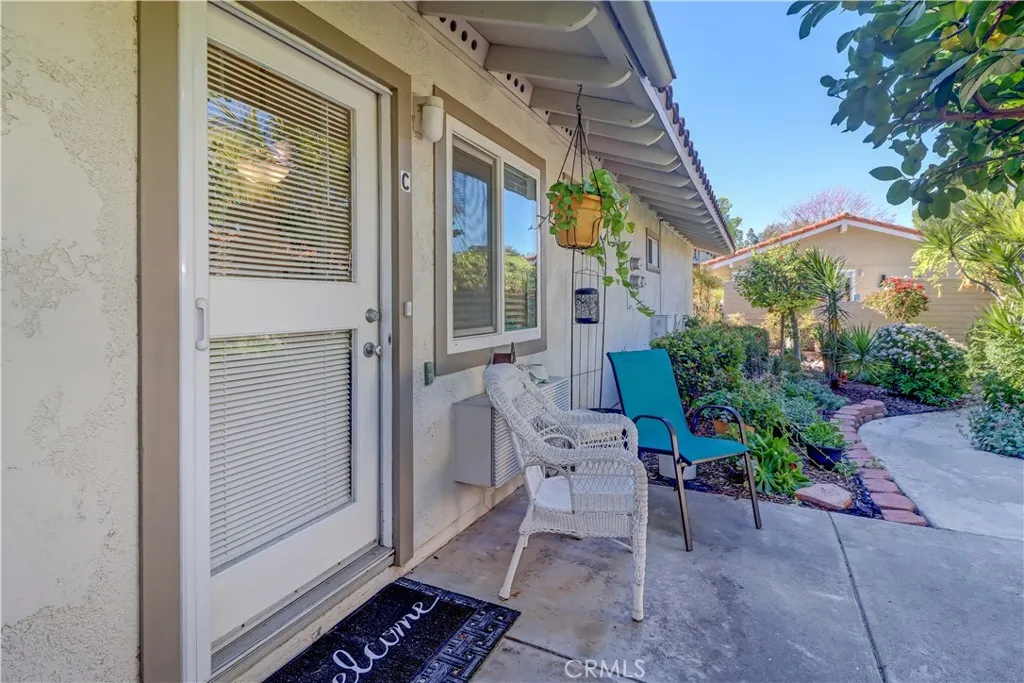 2273 Via Mariposa E C, Laguna Woods, California 92637 home-pic-33