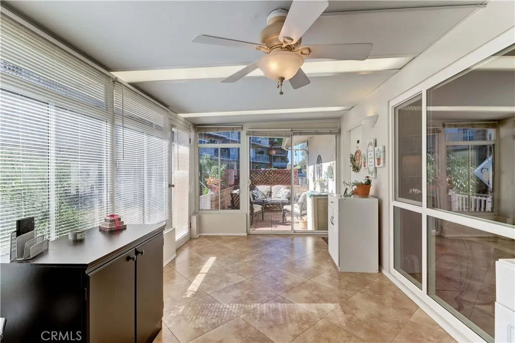 2273 Via Mariposa E C, Laguna Woods, California 92637 home-pic-10