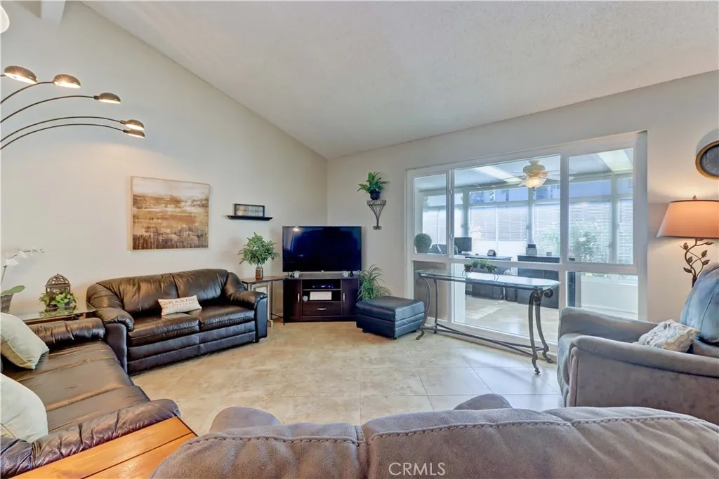 2273 Via Mariposa E C, Laguna Woods, California 92637 home-pic-13