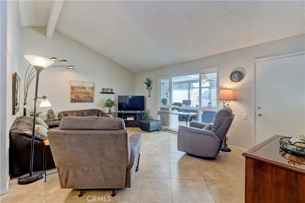 2273 Via Mariposa E C, Laguna Woods, California 92637 home-pic-12