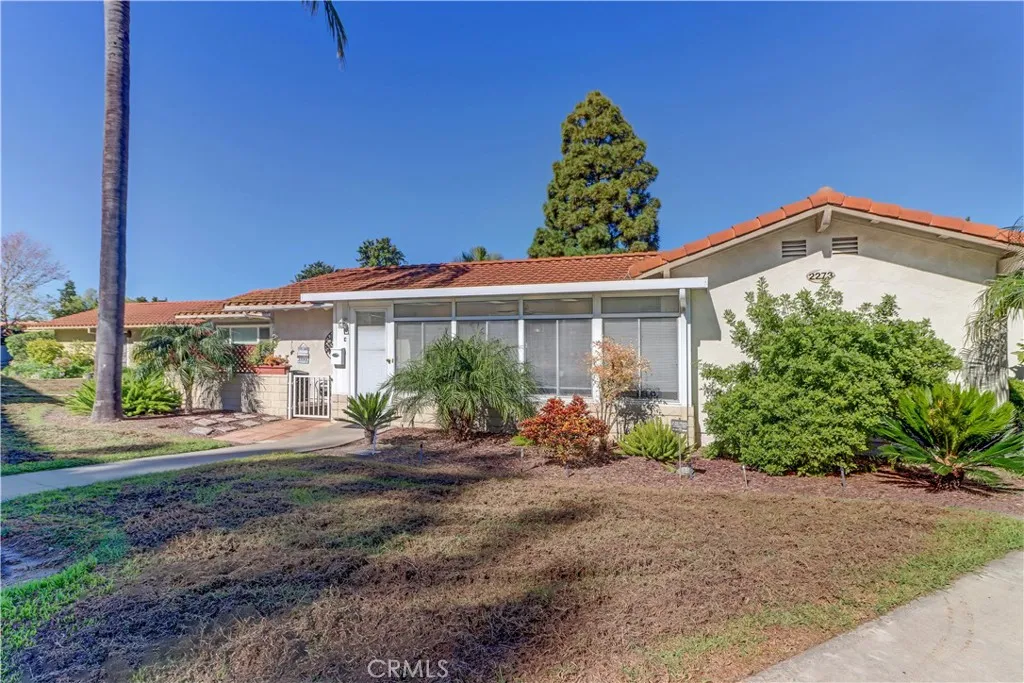 2273 Via Mariposa E C, Laguna Woods, California 92637 home-pic-34