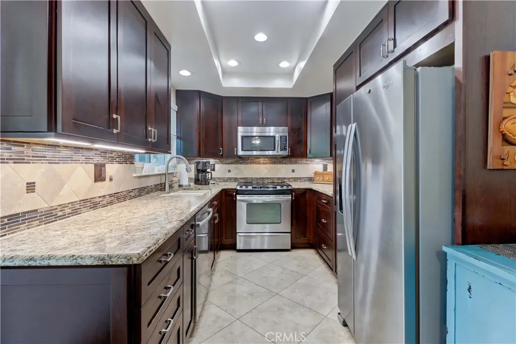 2273 Via Mariposa E C, Laguna Woods, California 92637 home-pic-17