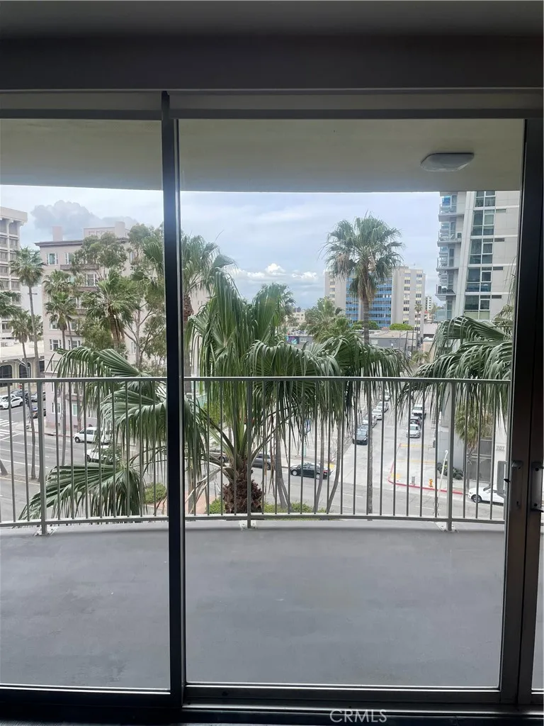 Sliding door