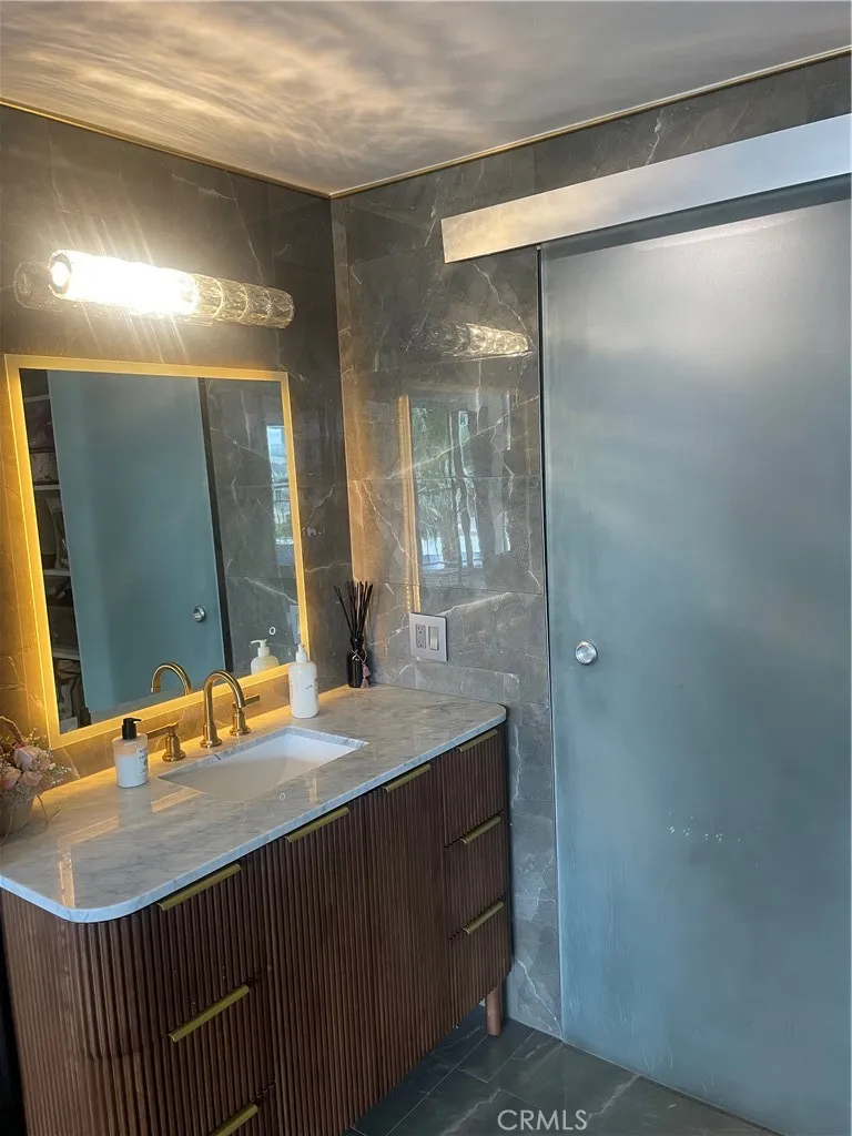 Primary Bathroom vanity