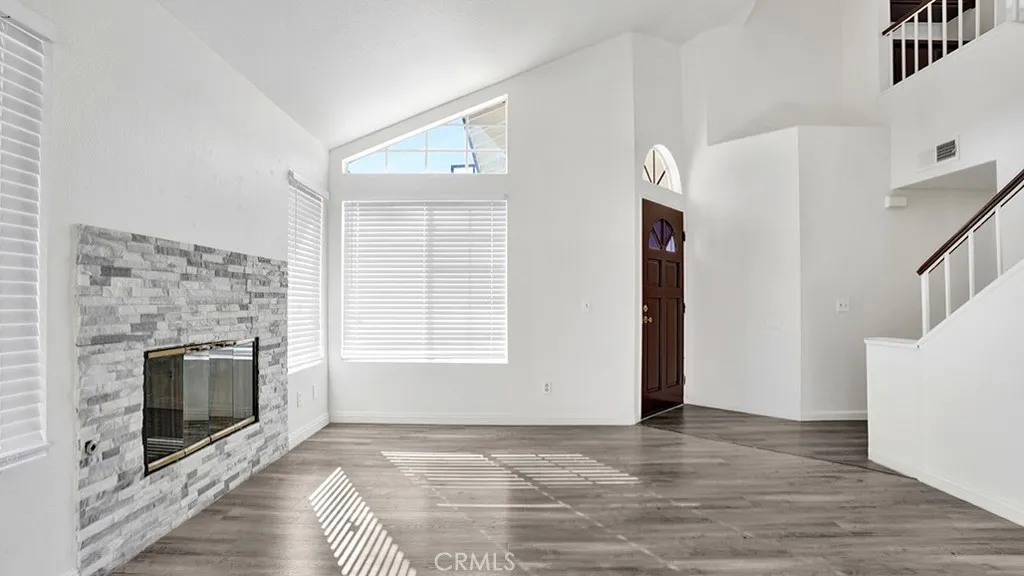 17090 Micallef, Fontana, California 92336 home-pic-4